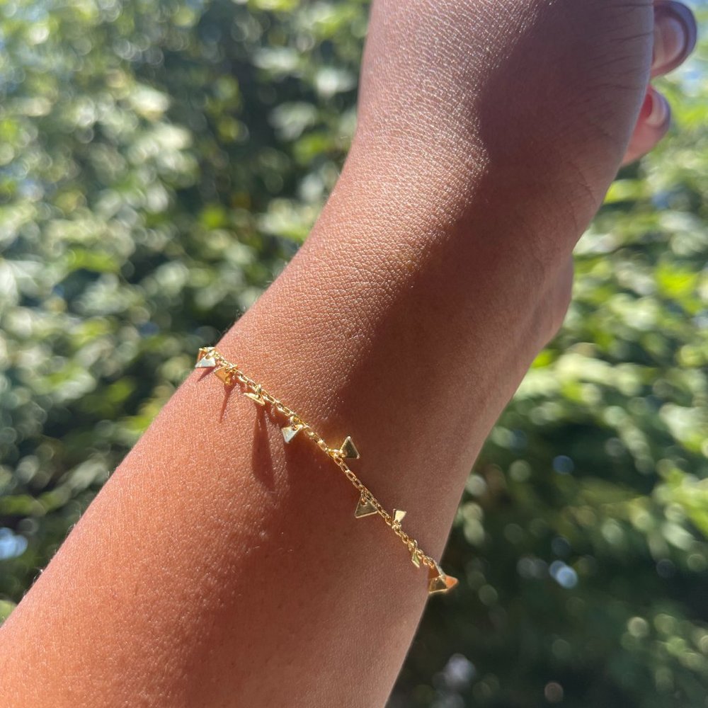 14K Gold Filled Triangle Charm Bracelet - Picture 2 of 3